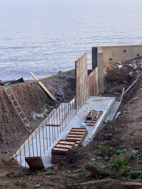 Lake Superior seawall construction